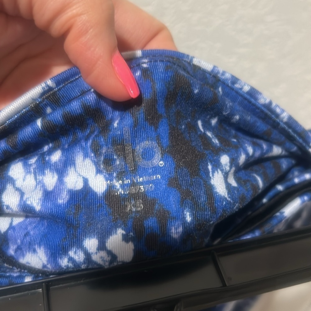 Alo Yoga Python Print Capri - Picture 6 of 6